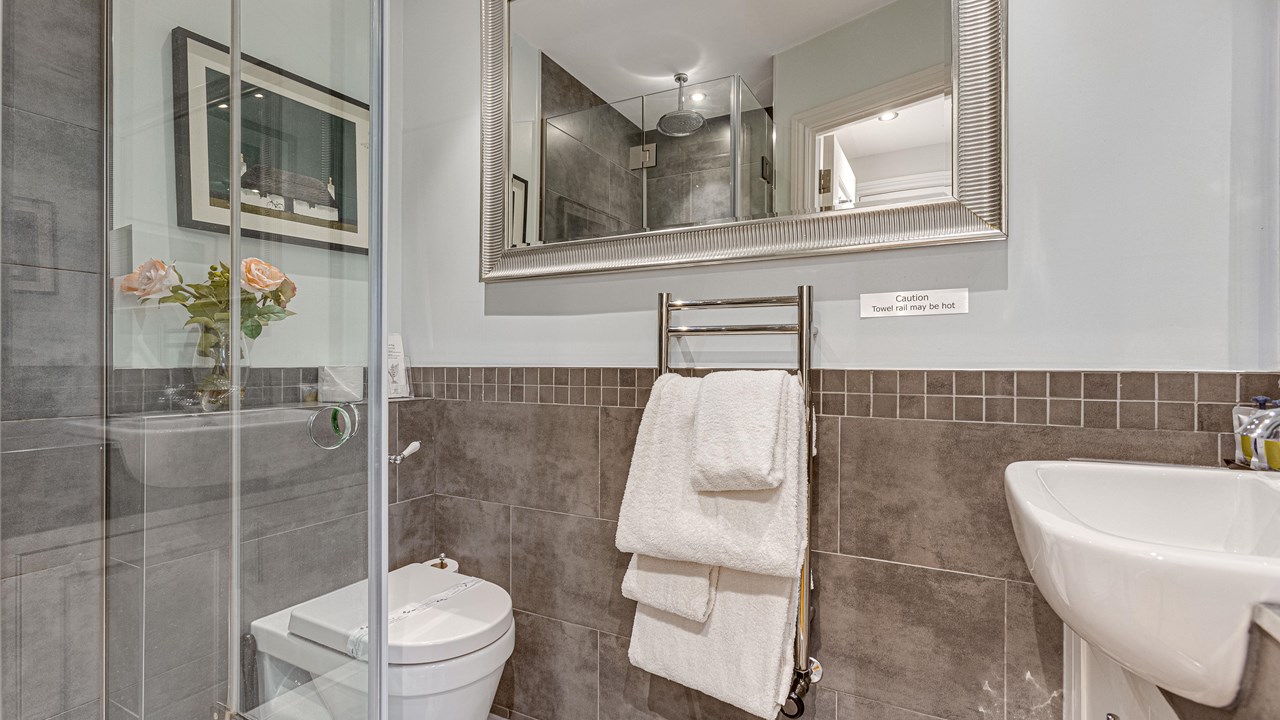 Apartment 440 — kitchen and dining area